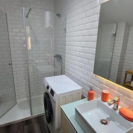 A Proa Do Moliceiro Canal Da áurea * Aveiro